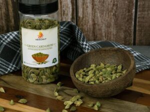 Veedint Green Cardamom (Elaichi) Pods, 50 gram / 1.7 oz...